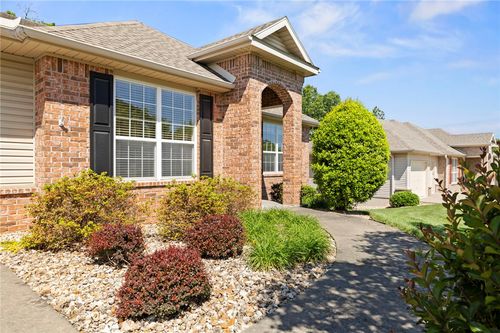 63 Highland Pkwy, Bella Vista, AR, 72715-2376 | Card Image