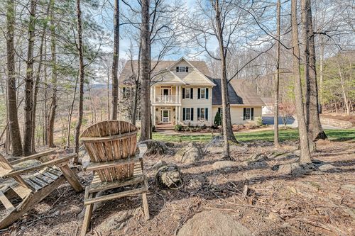 5464 Ridgelea Estates Dr, Roanoke, VA, 24018-8068 | Card Image