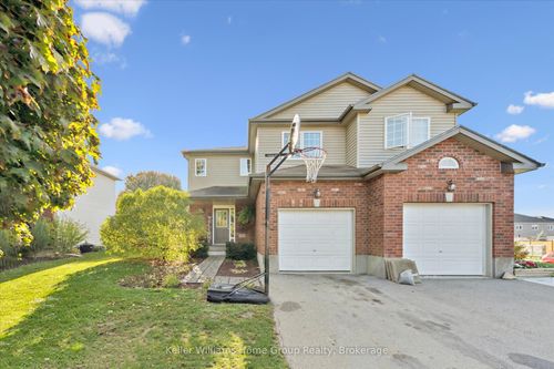 73 York St E, Elora, ON, N0B1S0 | Card Image