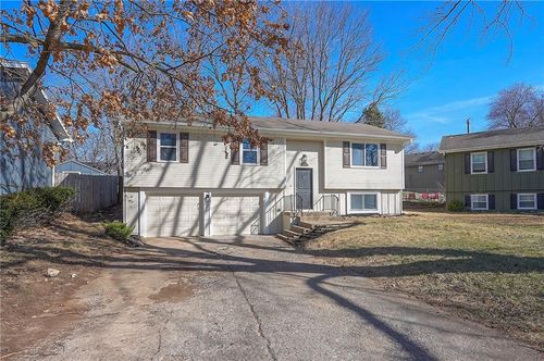 1704 S Taylor Cir, Olathe, KS, 66062-2414 | Card Image