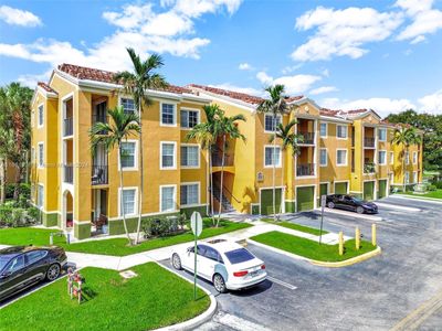 107 - 2240 E Preserve Way, Condo with 1 bedrooms, 1 bathrooms and null parking in Miramar FL | Image 2