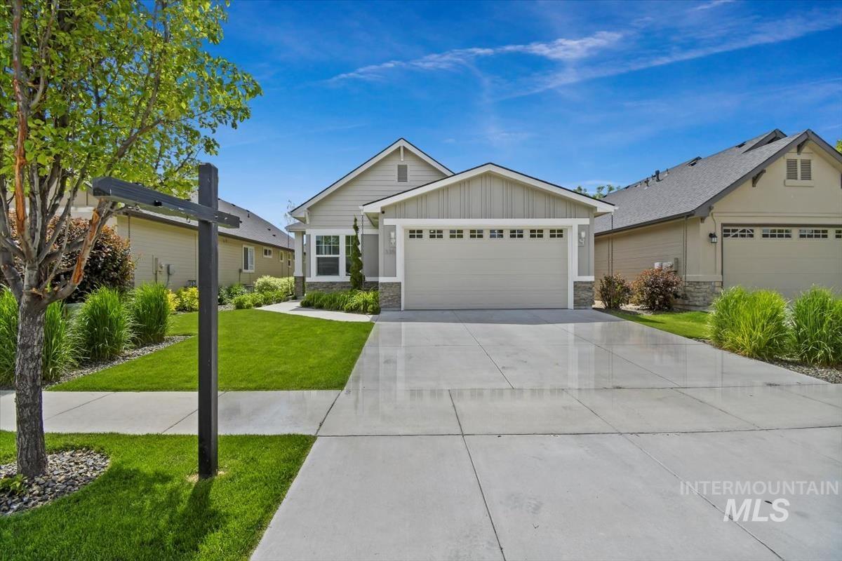 Peck St, Meridian, ID 83646