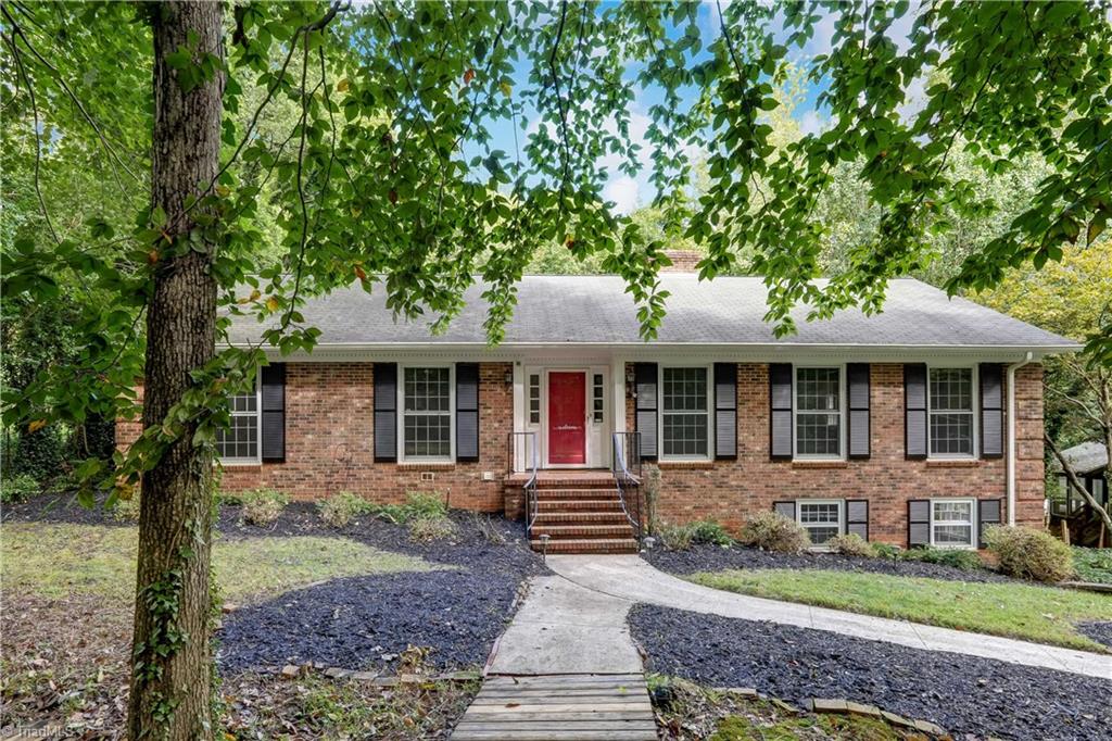 Pineburr Rd, Greensboro, NC 27455