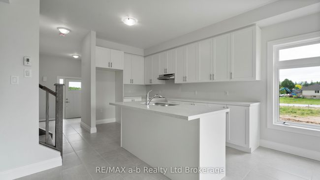99 Cayley St, House other with 4 bedrooms, 3 bathrooms and 2 parking in Norwich ON | Image 5