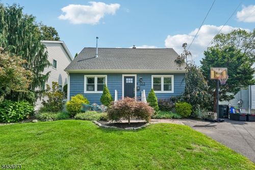 122 Maplewood Ave, Wayne, NJ, 07470-5134 | Card Image