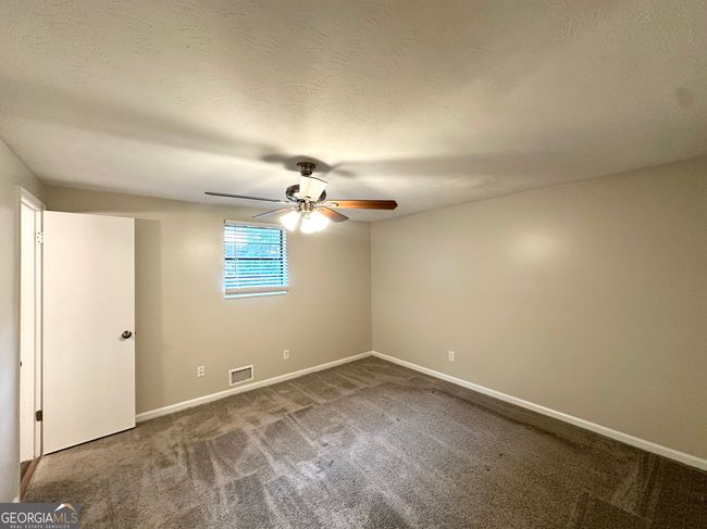 5670 Bob White Ln, House other with 6 bedrooms, 2 bathrooms and null parking in Douglasville GA | Image 8