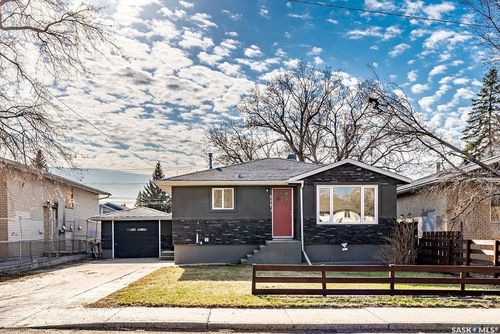 217 Av V S, Saskatoon, SK, S7M3E2 | Card Image