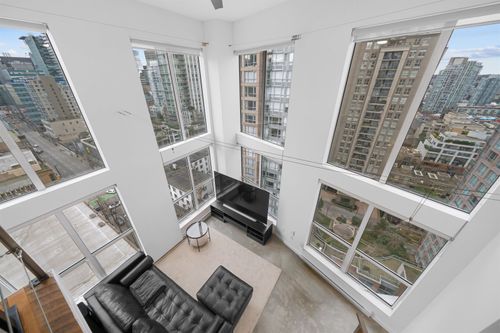 1012-933 Seymour St, Vancouver, BC, V6B6L6 | Card Image