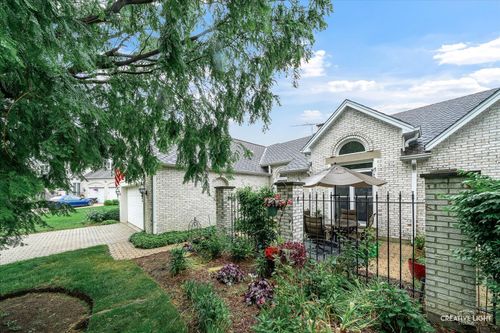 27 Hillcrest Dr, Sugar Grove, IL, 60554-9179 | Card Image