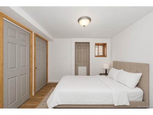 940 Mc Intyre St, Golden, CO, 80401-3914 | Card Image