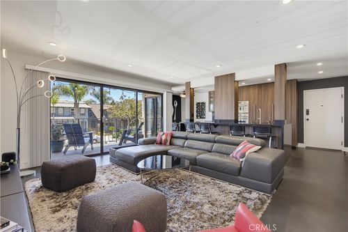 201-1525 E Appleton St, Long Beach, CA, 90802 | Card Image