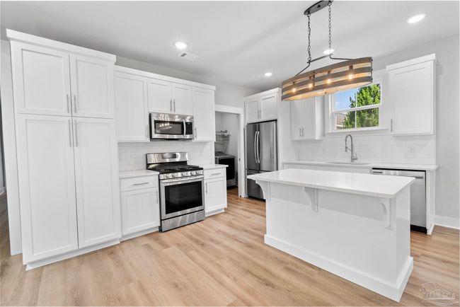 241 S M St, House other with 3 bedrooms, 3 bathrooms and 2 parking in Pensacola FL | Image 7