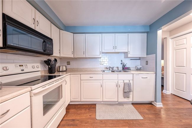 92 Locust Ct, Condo with 3 bedrooms, 2 bathrooms and 1 parking in Pittsburgh PA | Image 4