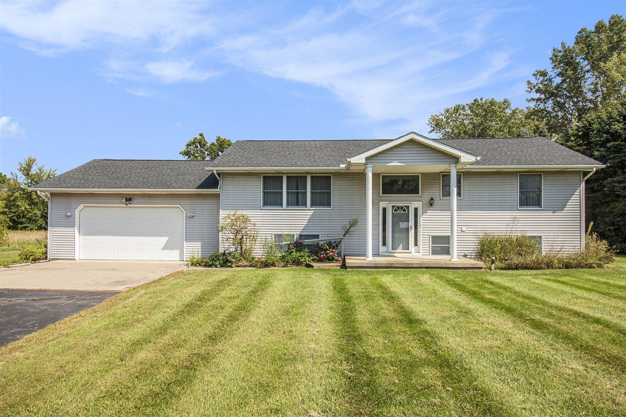 Parman Rd, Stockbridge, MI 49285