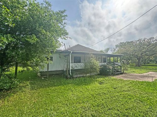 201 Luciana St, Clute, TX, 77531-4549 | Card Image