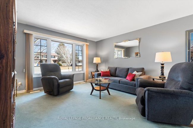 197 Chatterton Valley Cres, House other with 3 bedrooms, 2 bathrooms and 6 parking in Foxboro ON | Image 9