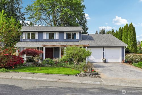 18906 Se 44th Pl, Issaquah, WA, 98027-9713 | Card Image