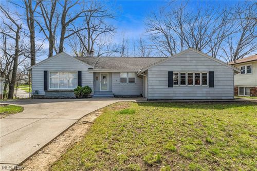 1791 Forest Dr, Euclid, OH, 44117-2259 | Card Image