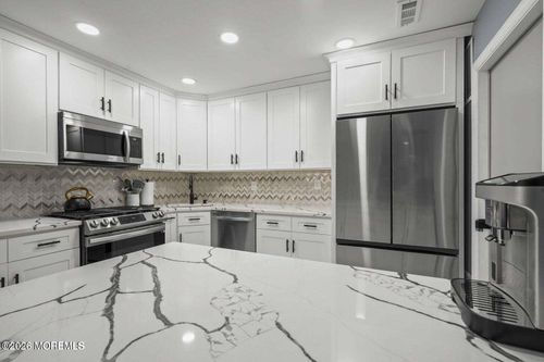 2-701 Zlotkin Cir, Freehold, NJ, 07728-4358 | Card Image