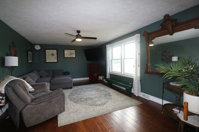 11942 State Highway 54, House other with 4 bedrooms, 4 bathrooms and null parking in Clinton IL | Image 4