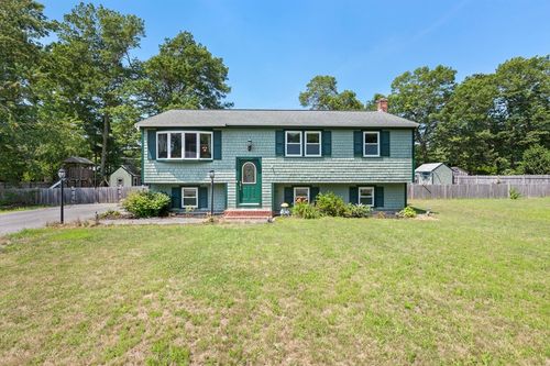 8 Cornish St, Carver, MA, 02330-1315 | Card Image