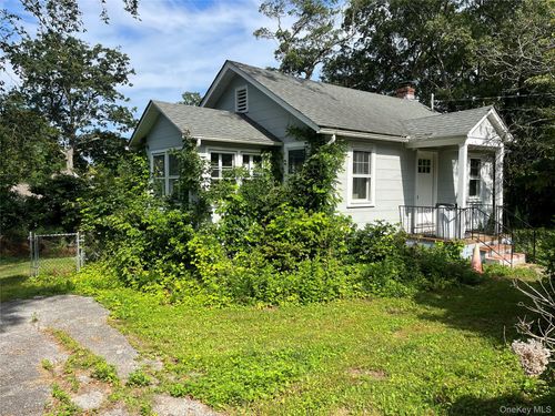 88 Lookout Dr, Sound Beach, NY, 11789-1952 | Card Image