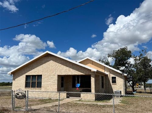 107 Rosbrock, Oakville, TX, 78060 | Card Image