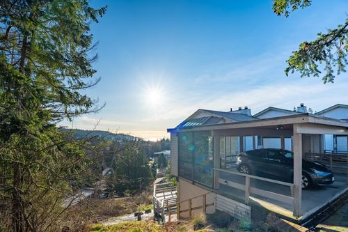 8-5746 Marine Way, Sechelt, BC, V7Z0L8 | Card Image