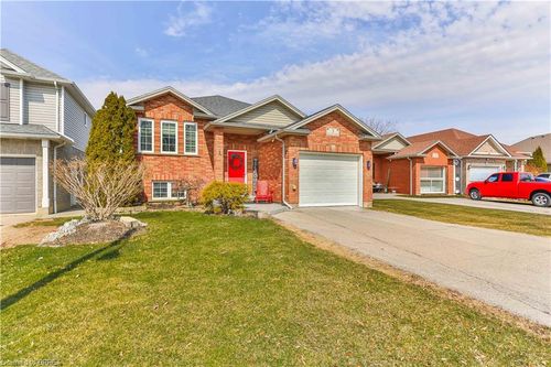 3 Oliver Crt, Brantford, ON, N3T6N6 | Card Image