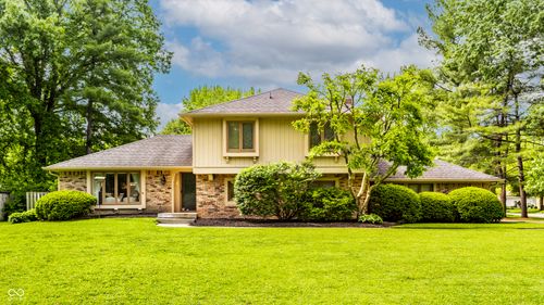 3229 E 69th Street, Indianapolis, IN, 46220 | Card Image