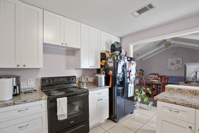 101 Homestead Rd, House other with 3 bedrooms, 3 bathrooms and 8 parking in Kyle TX | Image 7