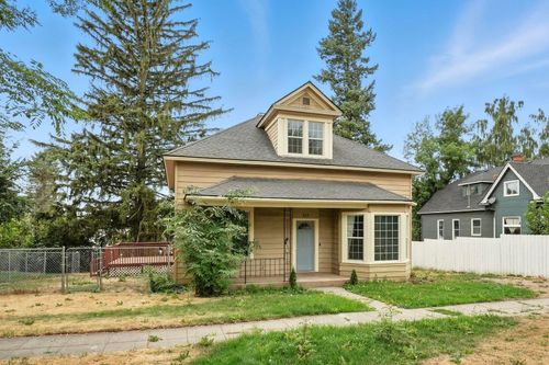 217 S Broadway St, Tekoa, WA, 99033-5105 | Card Image