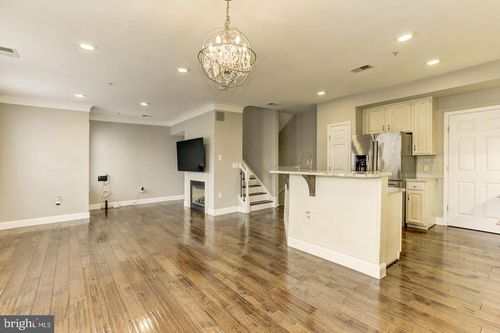 14556 Kylewood Way, GAINESVILLE, VA, 20155-6233 | Card Image