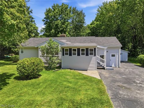 2542 Circle Dr, Painesville, OH, 44077-5108 | Card Image