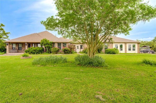 2418 Majestic Oaks Ct, House other with 5 bedrooms, 6 bathrooms and null parking in Rosharon TX | Image 10
