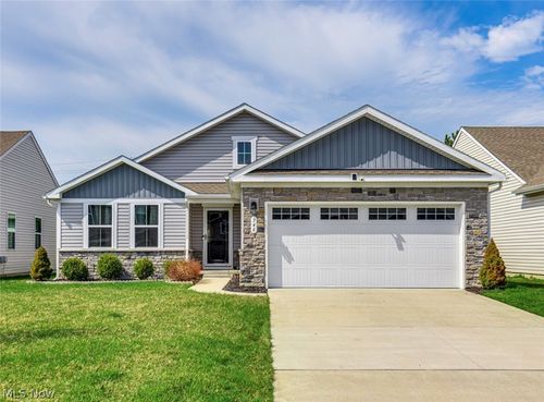 346 Lakewick Ln, Willowick, OH, 44095-4682 | Card Image