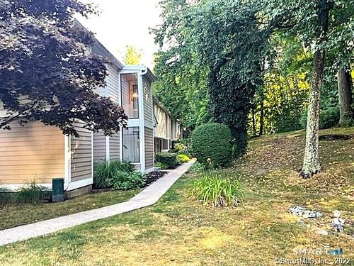 17-17 Keeler Close, Ridgefield, CT, 06877-3920 | Card Image