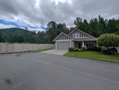 46570 Hearthstone Street, Chilliwack, BC, V2R0E2 | Card Image