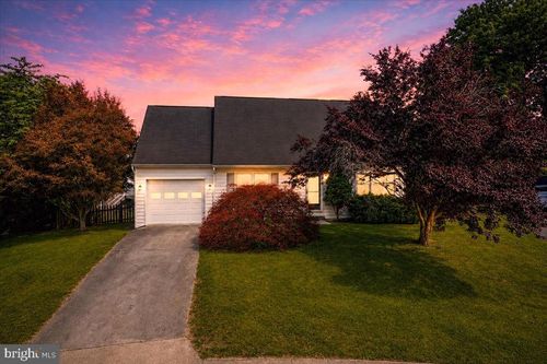 35 Oatfield Ct, SHEPHERDSTOWN, WV, 25443-3661 | Card Image