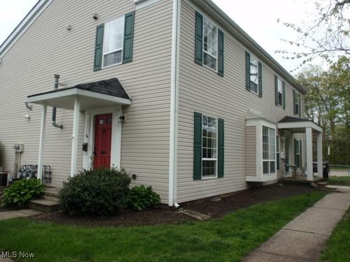 64 Valley Forge Ln, Elyria, OH, 44035-2710 | Card Image