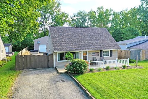 2307 Clyde St, Poland, OH, 44514-1715 | Card Image