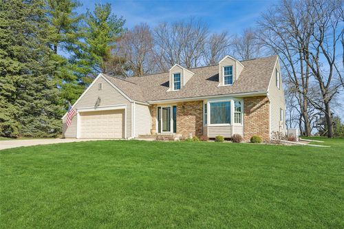 3644 Harbor Ave, Newton, IA, 50208-9038 | Card Image