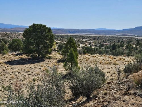 17798 S Tawny Ln, Peeples Valley, AZ, 86332-8720 | Card Image