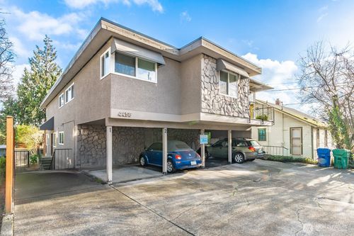 4456 Whitman Ave N, Seattle, WA, 98103-7349 | Card Image