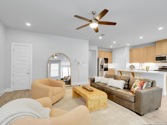 7105 Walkers Loop, House other with 3 bedrooms, 2 bathrooms and null parking in San Antonio TX | Image 11