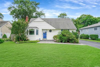 18 Chester Street, House other with 3 bedrooms, 2 bathrooms and null parking in Lake Grove NY | Image 1