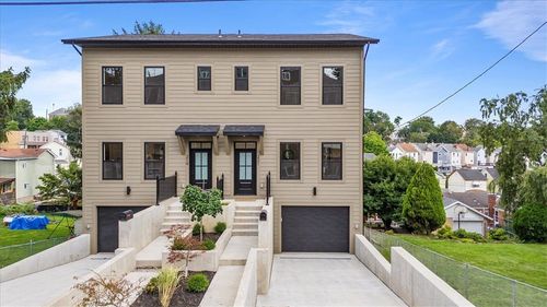 221 Seward St, Mt Washington, PA, 15211-1037 | Card Image