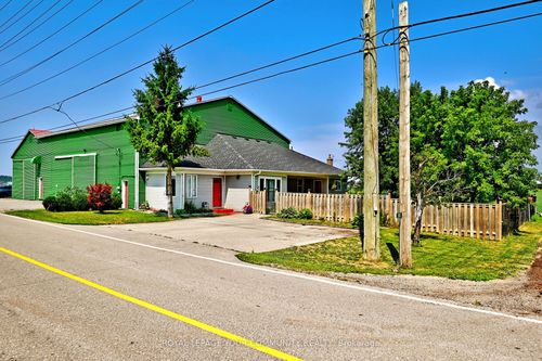 240 King St, Newmarket, ON, L3Y4V9 | Card Image
