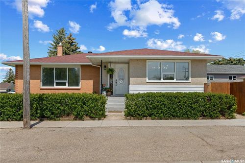 384 Assiniboia Ave, Southey, SK, S0G | Card Image