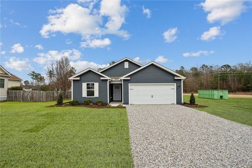 104 Byway Cir, Kilmarnock, VA, 22482-3888 | Card Image
